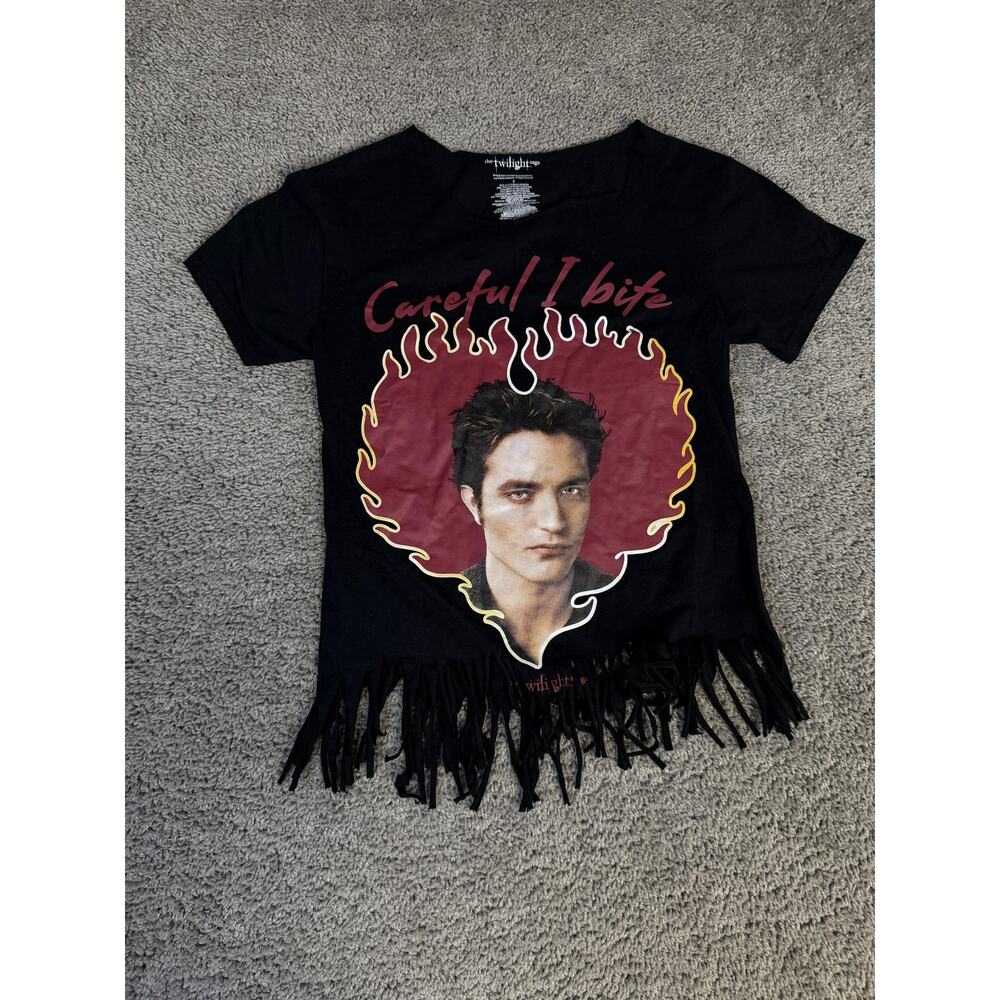 The Twilight Saga Shirt Womens S Black Careful I Bite Fringe Cropped Tee Top